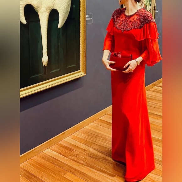 Jenny Packham red embellished gown - Picture 3 of 17